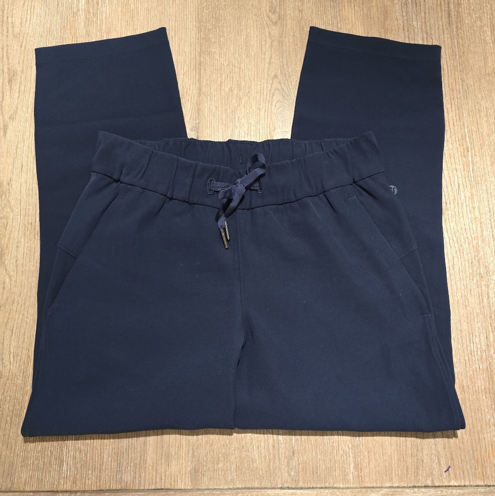 Lululemon On The Fly Crop Woven 23" Navy Blue sz 4 - Picture 5 of 8